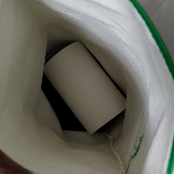 Really Cool Wasabi Tube Hanging Tissue Dispenser - Picture 9 of 11